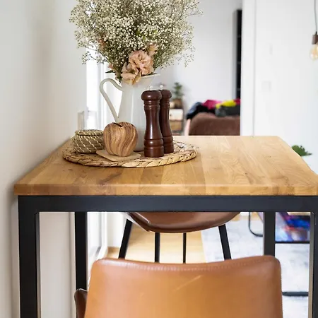 Daire Eggenberg - - Self Check-in